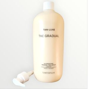 Tan-Luxe The Gradual Illuminating Gradual Tan Lotion 1 litre 33.81 Floz No Pump